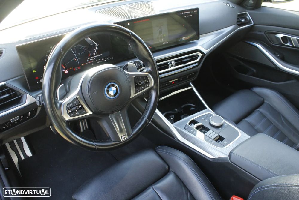 BMW 330 e Touring xDrive Aut. M Sport - 16