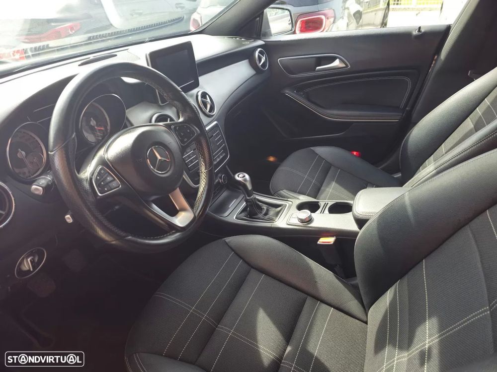 Mercedes-Benz CLA 200 d Shooting Brake Urban - 8