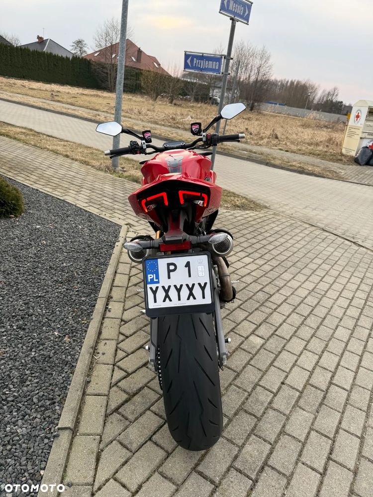 Ducati Streetfighter V2 - 16