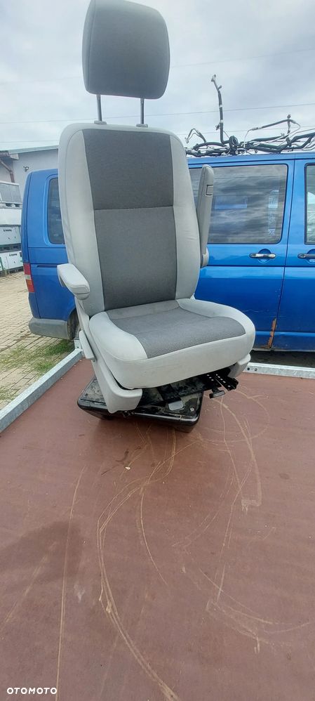 Fotel prawy vw t5 t6 obracany - 10