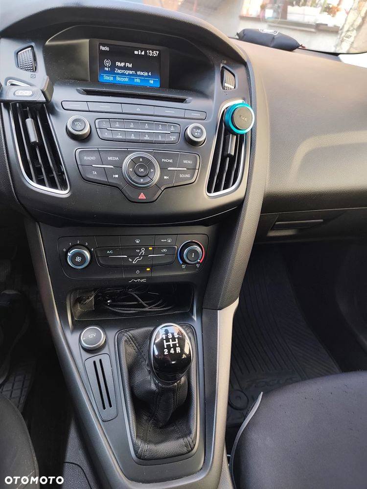 Ford Focus 1.6 Trend - 17