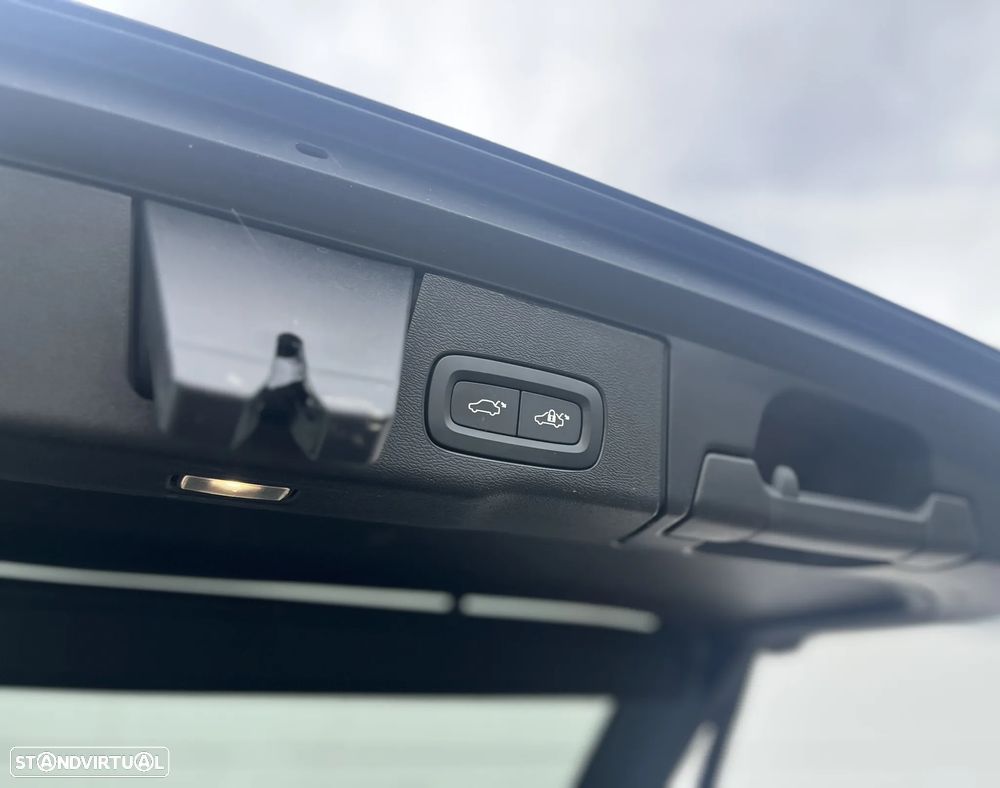 Volvo XC 60 2.0 T6 PHEV Plus Dark AWD - 14