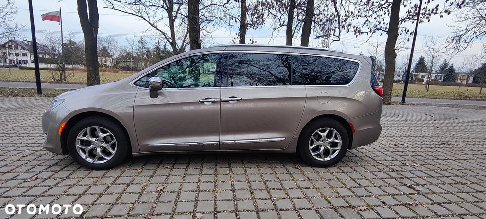 Chrysler Pacifica - 27