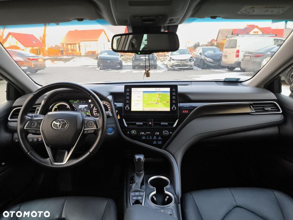 Toyota Camry 2.5 Hybrid Executive CVT - 24
