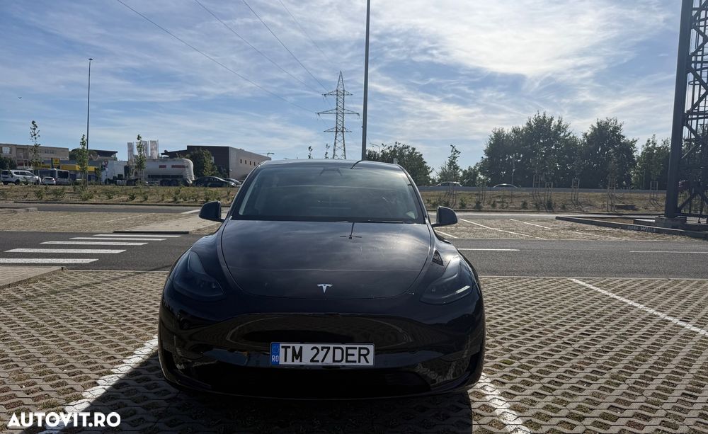 Tesla Model Y - 10