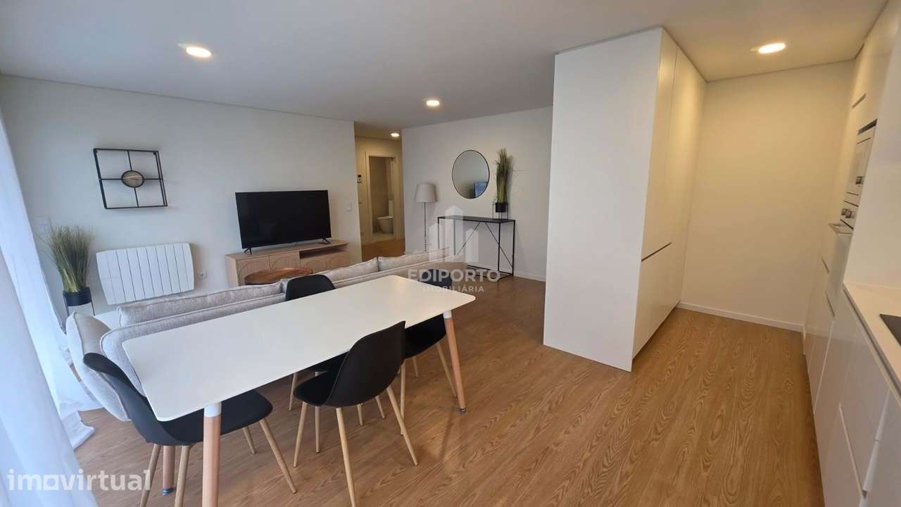 Apartamento T2 mobilado como novo com garagem e varanda – Coimbrões, V - Grande imagem: 3/24
