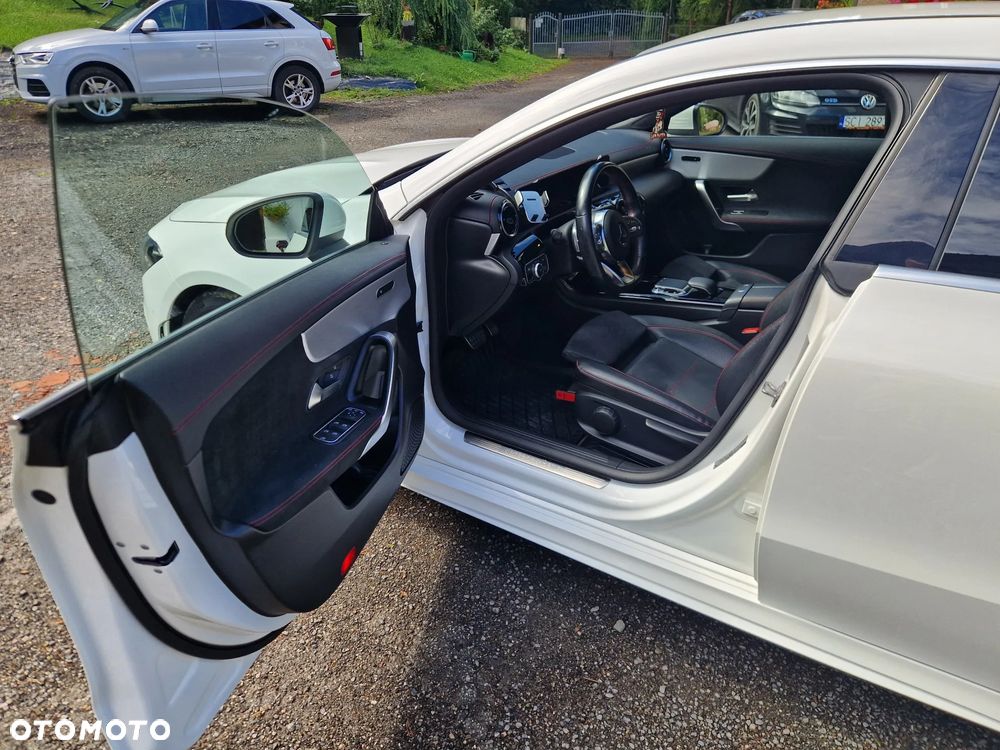 Mercedes-Benz CLA 220 4-Matic AMG Line 7G-DCT - 15