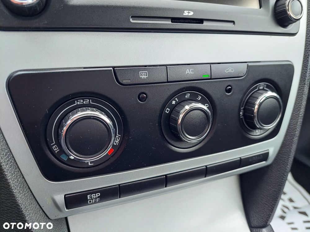 Skoda Octavia 1.6 Combi Style - 24