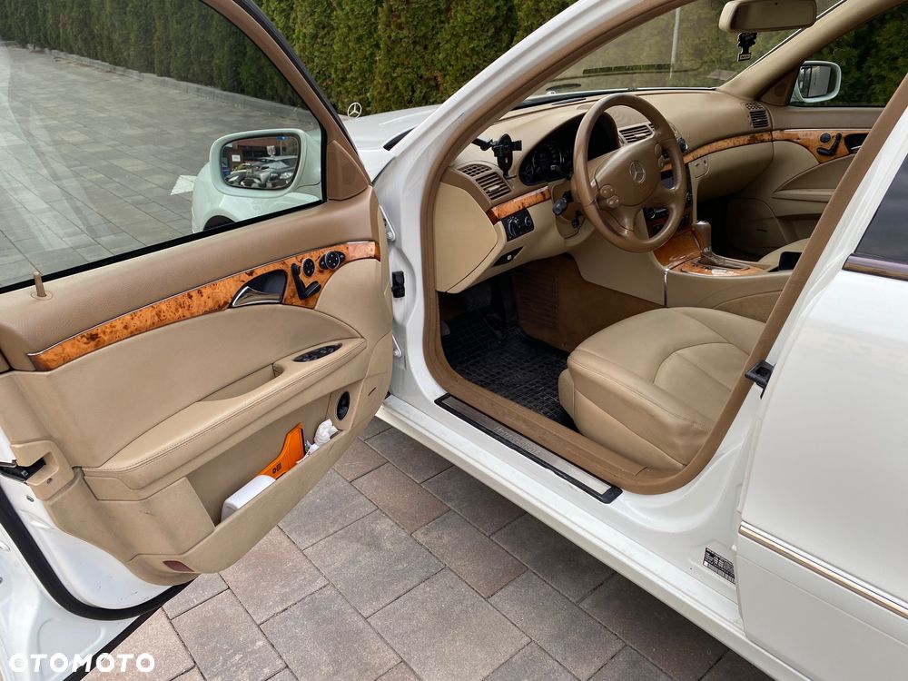 Mercedes-Benz Klasa E 350 7G-TRONIC Elegance - 19