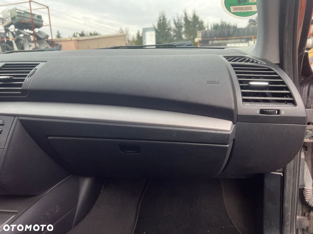 BMW E87 E81 E82 DESKA ROZDZIELCZA KONSOLA - 2