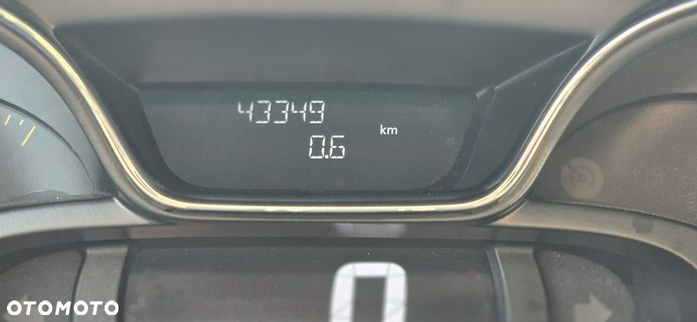 Renault Captur - 21