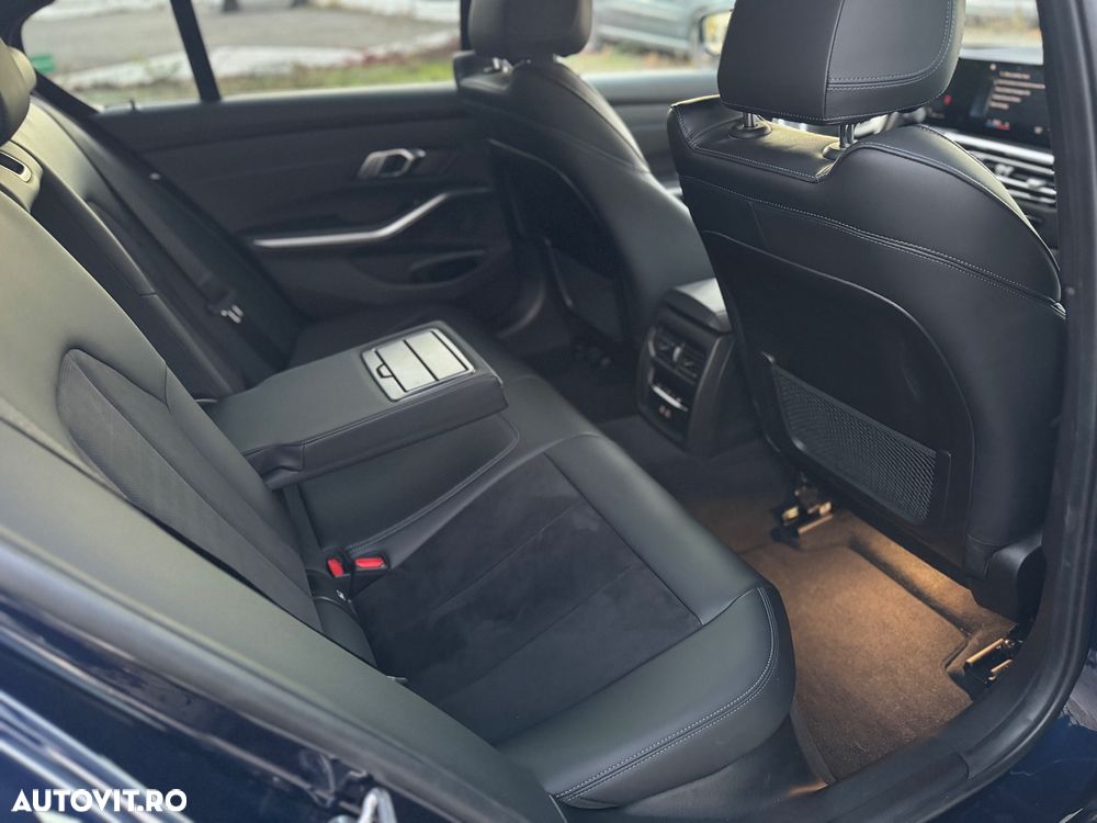 BMW Seria 3 320i AT - 12