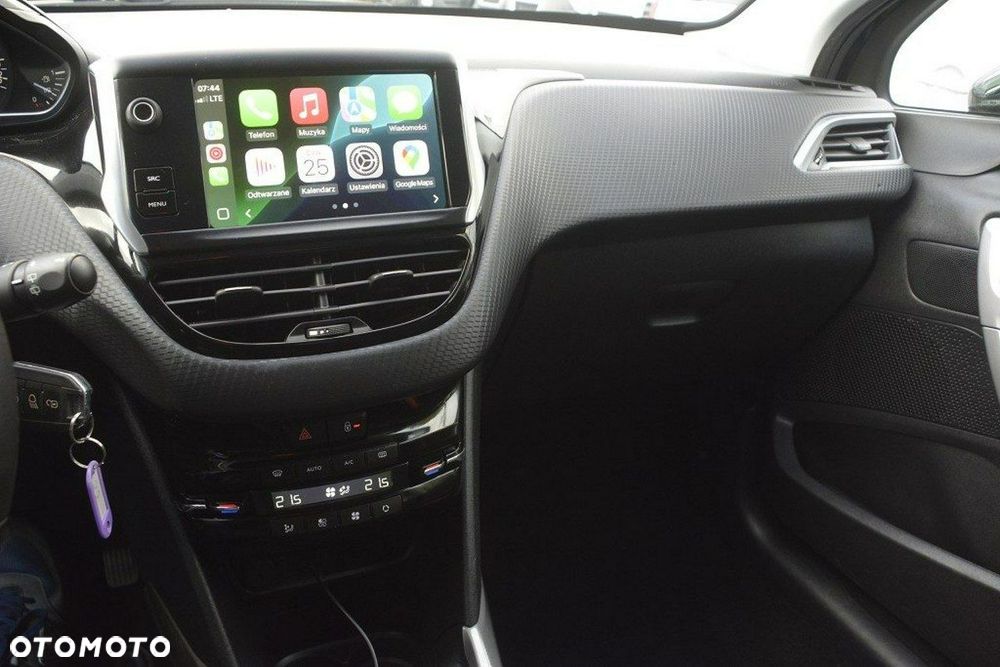 Peugeot 2008 1.2 Pure Tech Style EU6 - 26