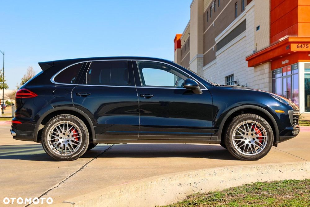 Porsche Cayenne - 6
