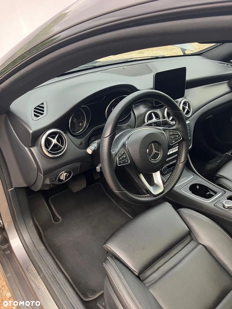 Mercedes-Benz CLA 250 4-Matic - 16