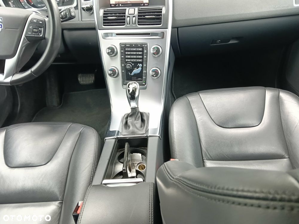 Volvo XC 60 D3 Geartronic Summum - 25