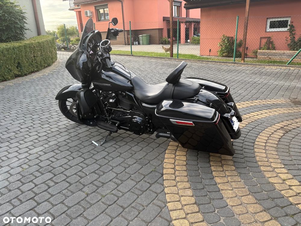 Harley-Davidson Touring Street Glide - 1