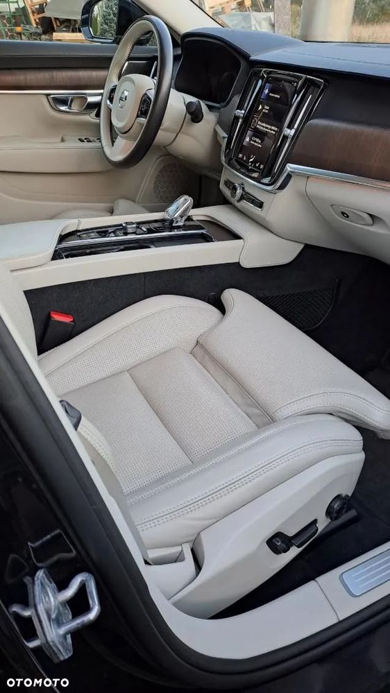 Volvo S90 - 2