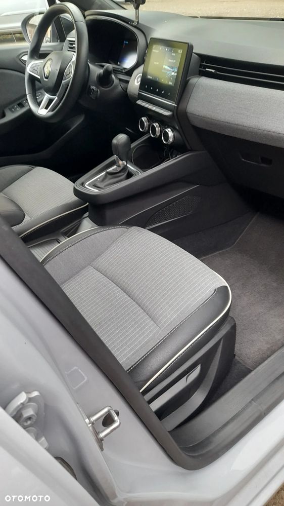 Renault Clio E-TECH 140 INTENS - 25
