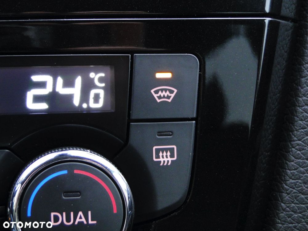 Nissan Qashqai 1.3 DIG-T TEKNA - 23