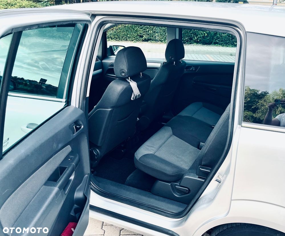 Opel Zafira 1.8 - 9