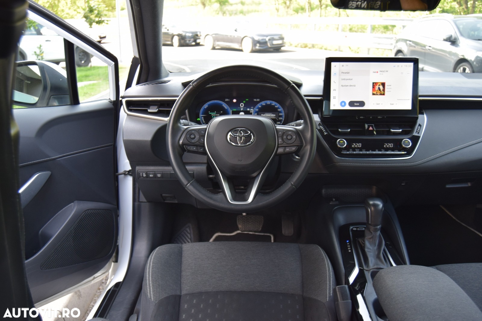Toyota Corolla 1.8 HSD Business - 2