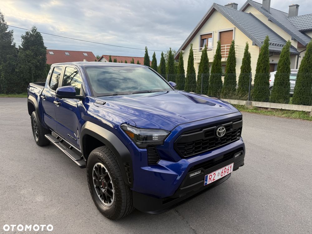 Toyota Tacoma - 1