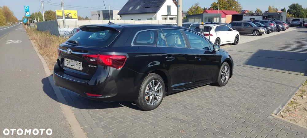 Toyota Avensis Touring Sports 1.8 Executive - 6