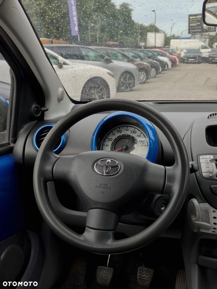 Toyota Aygo - 10
