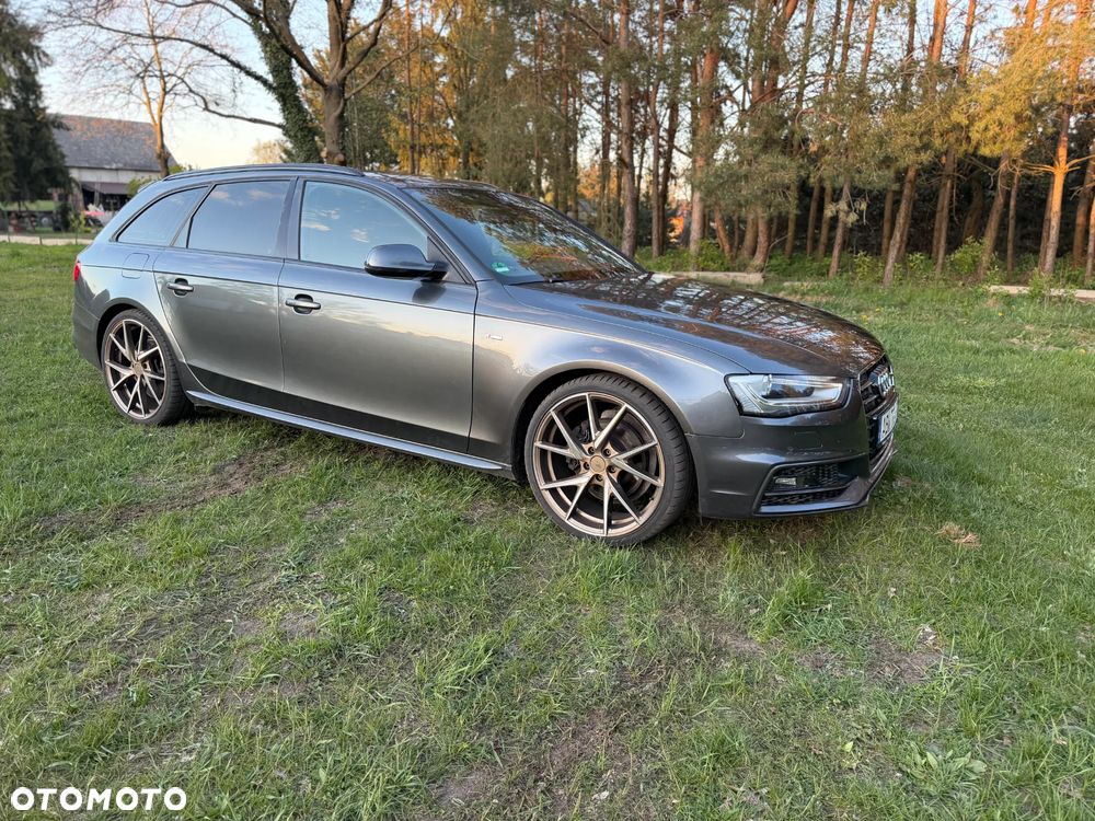 Audi A4 Avant 2.0 TDI DPF clean diesel quattro S tronic S line Sportpaket - 13