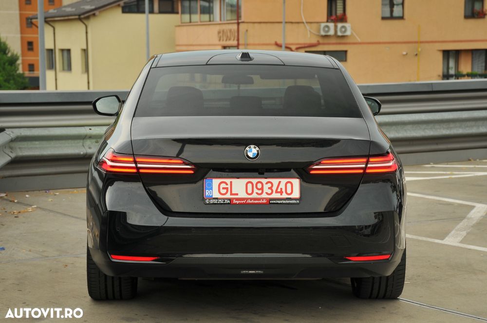 BMW Seria 5 520i AT MHEV - 35