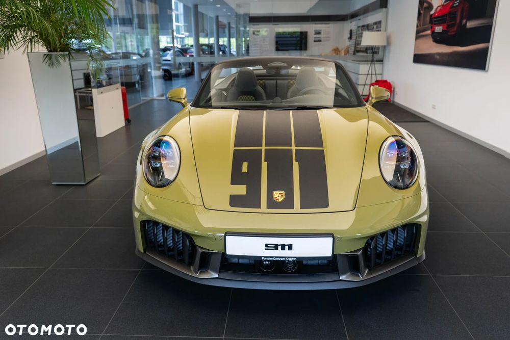 Porsche 911 Carrera T-Hybrid Spirit 70 - 11
