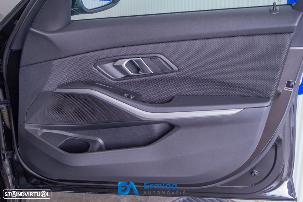 BMW 330 e Auto - 33