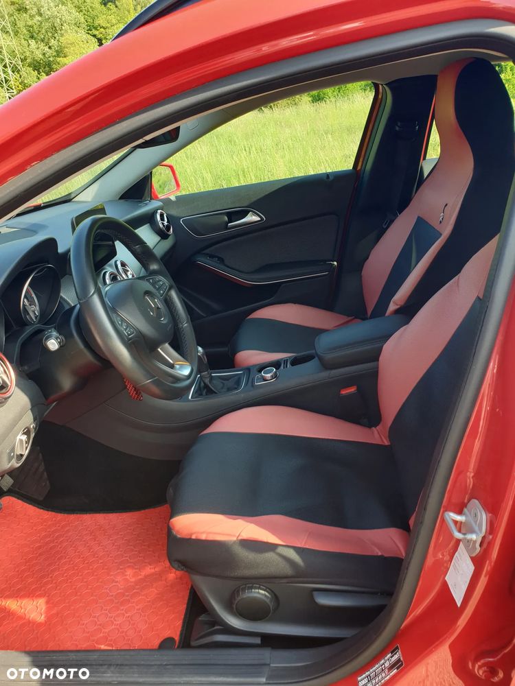 Mercedes-Benz GLA 200 d - 11