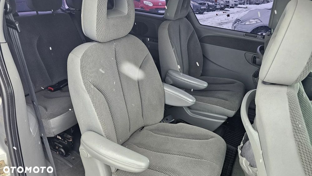 Chrysler Grand Voyager 2.8 CRD Executive LX S&G - 12