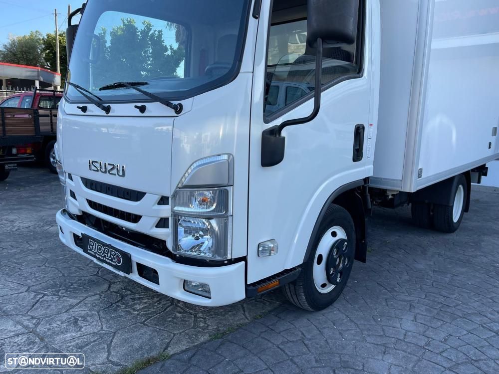 Isuzu NLR NLR CS 3.0 150.35/28 (150CV) - 2