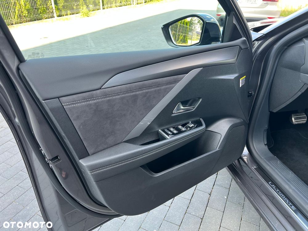 Opel Astra 1.6 T Plug-in Hybrid Ultimate - 25