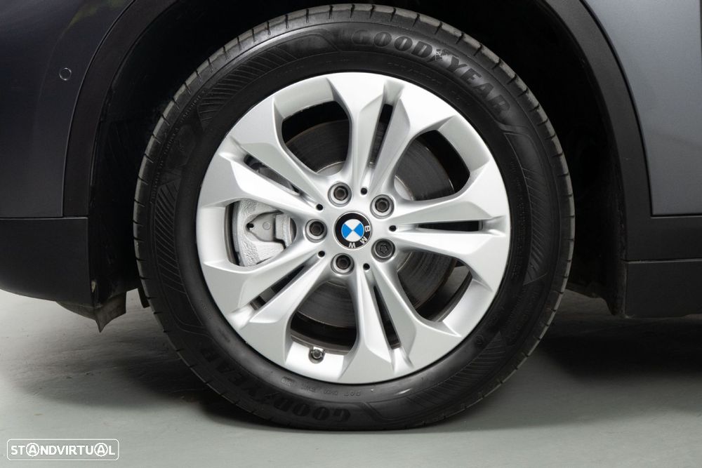 BMW X1 25 e xDrive Corporate Edition - 21
