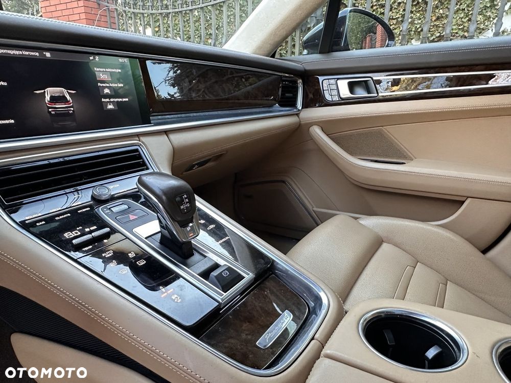 Porsche Panamera - 15