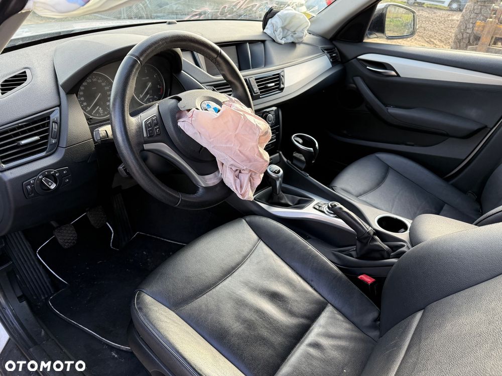 BMW X1 sDrive16d xLine - 11