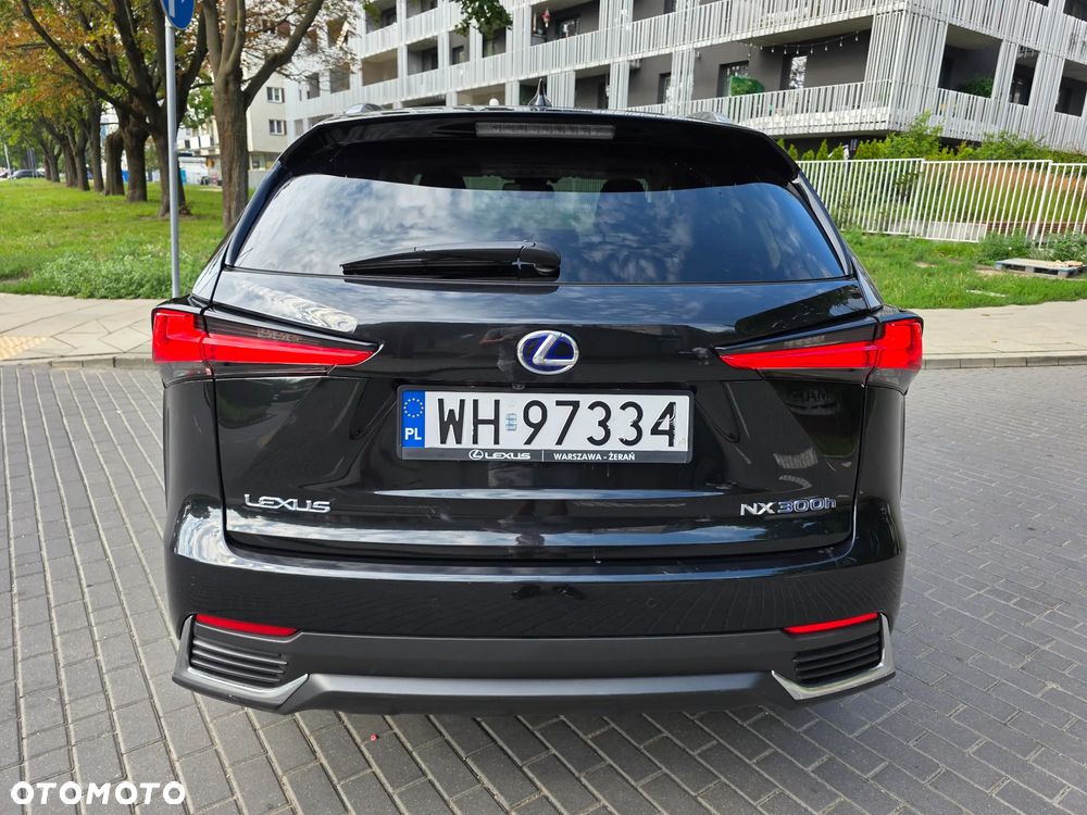 Lexus NX 300h Prestige AWD - 28