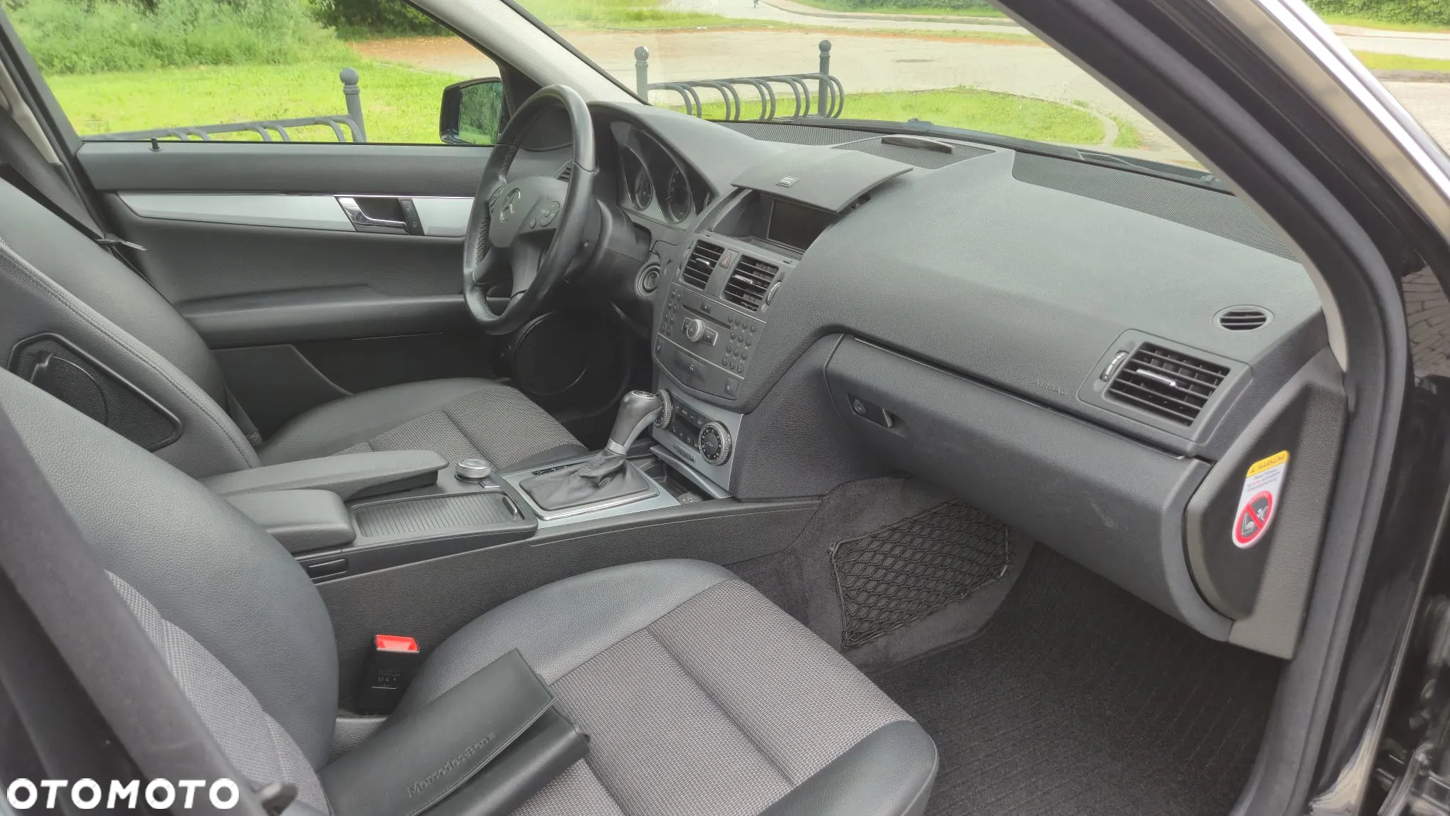 Mercedes-Benz Klasa C 180 T CGI Automatik BlueEFFICIENCY Avantgarde - 10