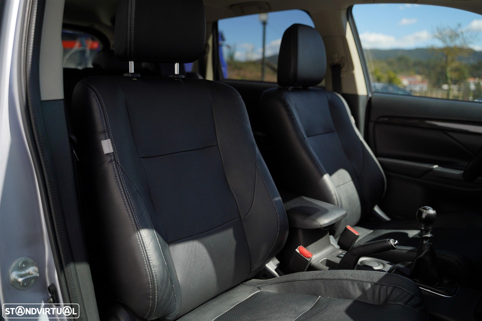 Mitsubishi Outlander 2.2 DI-D Intense - 27