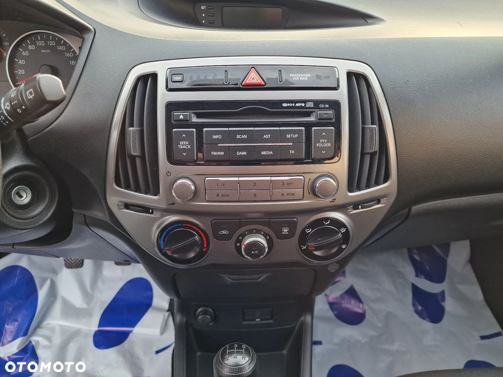 Hyundai i20 1.2 Fifa World Cup Edition - 23