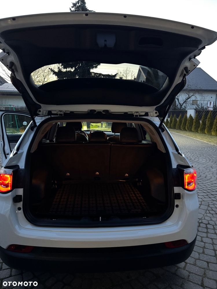 Jeep Compass - 16