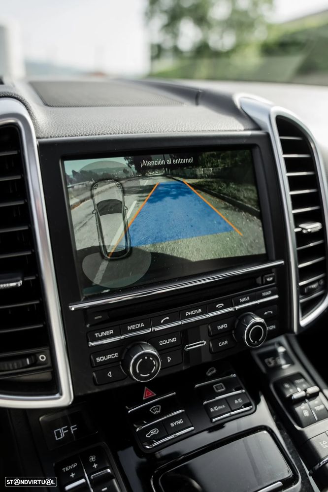 Porsche Cayenne Platinum Edition - 40