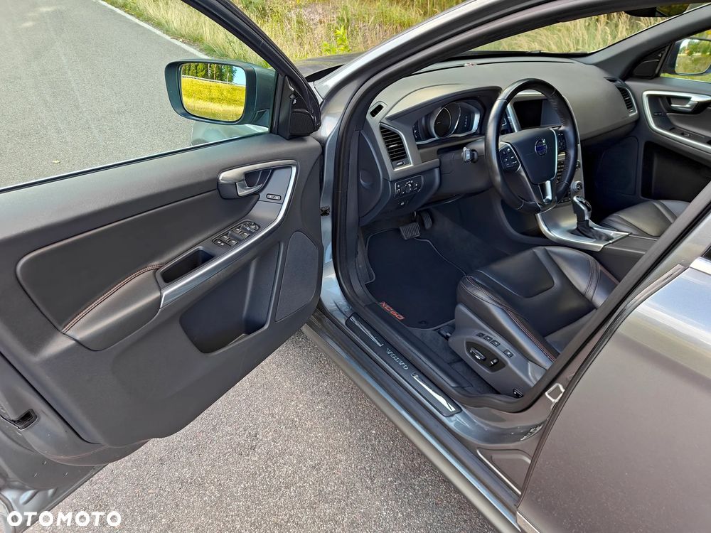 Volvo XC 60 D4 Geartronic Summum - 17