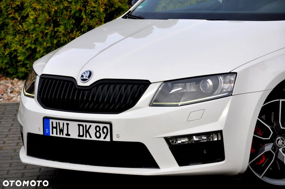 Skoda Octavia Combi 2.0 TDI DSG RS - 5