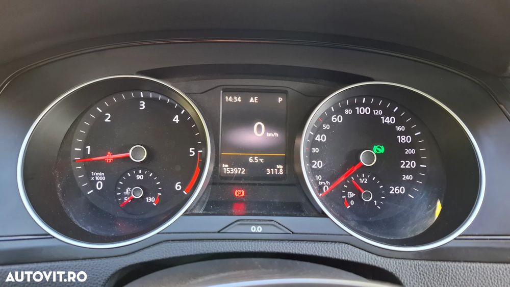 Volkswagen Passat 1.6 TDI DSG Comfortline - 6