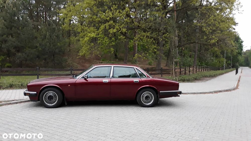 Jaguar XJ - 1